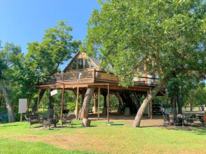 Laughing Water Treehouse